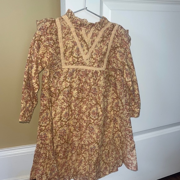 Cutest floral with gold detailing dress! Multiple sizes available - Picture 1 of 3
